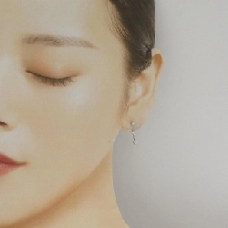 K18WG Bông tai kim cương ba viên 0.20CT - Hàng hiệu Chính hãng 872003