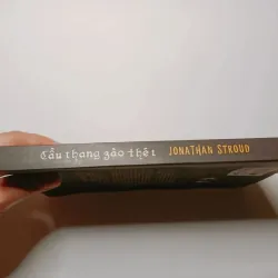 Cầu Thang Gào Thét - Johnathan Stroud 781229