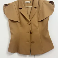 Áo sơmi  kiểu cổ vest od Hàn sz M màu nâu sóc mới 99% 929872