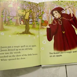Set 2 quyển truyện tiếng Anh Rapunzel và Snow white 1061635