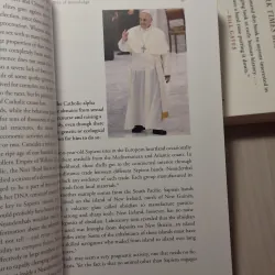 Yuval Noah Harari - Sapiens: A Brief History of Humankind (bản in màu) 933931