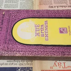 HUẾ GIỮA CHÚNG TA - Tác giả: Lê Văn Hảo 717583