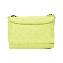 Túi xách Louis Vuitton Taiga Lama Pulse Messenger M14079 618434