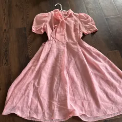 Váy Hồng đào tay bồng size S