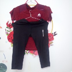 Set gym nữ - quần lửng - áo tay cộc - size M - còn tem - chưa sử dụng