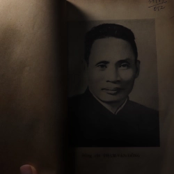 Xây dựng nền văn hóa văn nghệ ngang tầm vóc dân tộc ta thời đại ta 1976- Phạm Văn Đồng 466498