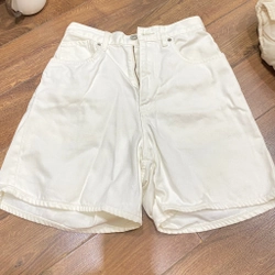 UNIQLO QUẦN SHORT TRẮNG MỚI SIZE 28(71CM)