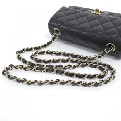 Túi xách chéo Chanel 69900 609168