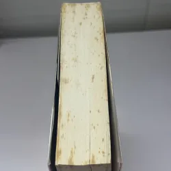 Cô gái mù chữ phá bom nguyên tử 1004894