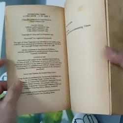 [MIỄN PHÍ BỌC SÁCH] [XƯA] Interesting Times (1994) - Terry Pratchett 1027167