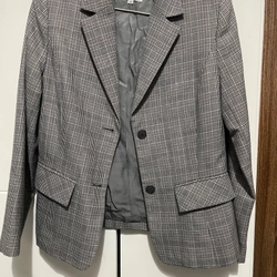 Áo blazer sz M ,màu nhã nhặn ,đã sd 1 lần còn mới  388819