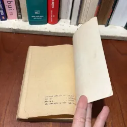 II Tiểu Thuyết: Một Cuộc Đời Bình Dị - Lê Huy Khanh - 1986 754362