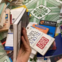 Think & Grow Rich" (Nghĩ Giàu & Làm Giàu) của tác giả Napoleon Hill.  800610