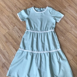 Đầm nữ màu xanh lá cây nhạt size S