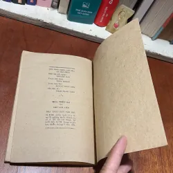 [Sách Xưa] - II Thơ: Hoa Trên Đá - Chế Lan Viên - 1984 792580
