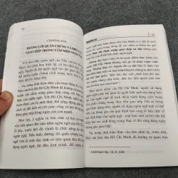 HỒ CHÍ MINH: TẦM NHÌN NGÔN NGỮ 990639