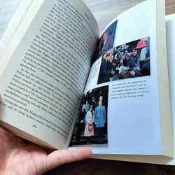 Revenge: Meghan, Harry, and the War Between the Windsors
(Sách cũ) 722974