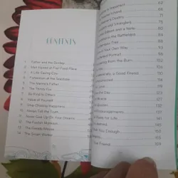 4 cuốn sách học từ vựng tiếng Anh. Little stories theo chủ đề 604445