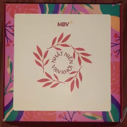 Khăn choàng MBV đi biển thổ cẩm nữ 1026781