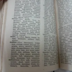 A DICTIONARY OF SYNONYMS AND ANTONYMS [Đồng nghĩa & Trái nghĩa] by Joshep Devin  762522