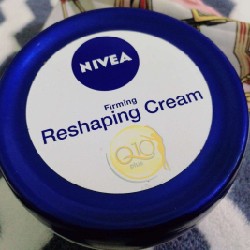 Kem dưỡng ẩm,mờ vết rạn da Nivea Reshaping cream 300ml Đức 57926