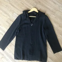 Áo khoác nữ màu đen có nón 991355