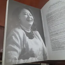 Hồi ký nghệ sĩ Kim Cương - SỐNG CHO NGƯỜI SỐNG CHO MÌNH 798029