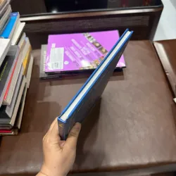 SOLVE IT WITH SHERLOCK HOLMES (SÁCH TRÍ TUỆ TIẾNG ANH)- K5 1031083