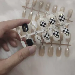 Tặng 1 vỉ nail box new 997089