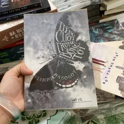 Tiếng cười trong bóng tối" của tác giả Vladimir Nabokov