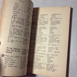 Russian - English Phrase Book for Tourists 995744