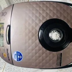 Nồi cơm điện BlueStone 1.8L 751642