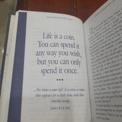 God's Little Devotional Book for LEADERS 524692