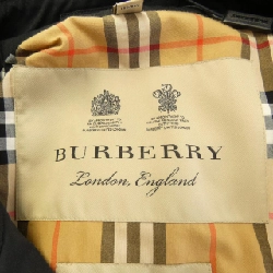 Áo khoác BURBERRY - Hàng hiệu Authentic 897447