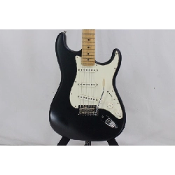 FENDER HIGHWAY 1 STRATOCASTER - Hàng hiệu Authentic