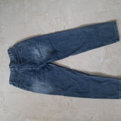 Quần jeans om baggy eo 70 quay đầu, còn mới nguyên mác, chiều dài quần 90cm.  178681