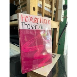 Hồ Xuân Hương: thơ và đời 125416