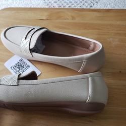 GIÀY MỌI ZUCIA HỌA TIẾT QUAI DẬP Ô VUÔNG cao 3cm màu kem size 37 new fullbox 188851