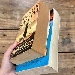 Combo Sách Wilbur Smith - Elephant Song/Golden Lion 736278