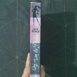 "Quỷ cái vận đồ Prada" - Lauren Weisberger 493161