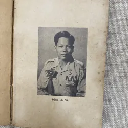 Tập truyện Anh hùng-Lê Chí Nguyện biên soạn  1026576