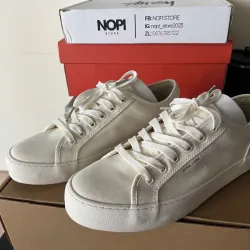 Giày bata trắng size 41