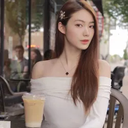 Dây chuyền nữ Van Cleef & Arpels hình cây bồ công anh màu đen 1024428