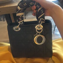 Túi xách dior - hàng mới 80% 687811