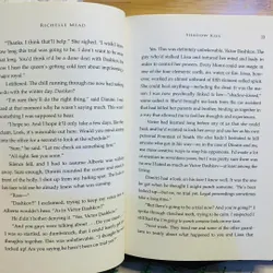 [Sách tiếng Anh 2hand] Like new 90% - Shadow Kiss - A Vampire Academy Novel 590280