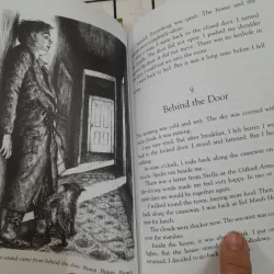 4 quyển ngoại t Anh- MACMILLAN READERS: ROBIN HOODS, WOMAN IN BLACK &... 590515
