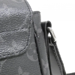 Túi xách vai Louis Vuitton Monogram Eclipse District PM M44000 613636