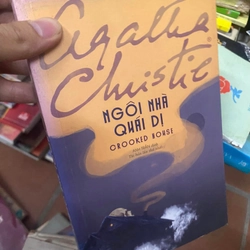 Sách Ngôi nhà quái dị (Crooked House) -  Agatha Christie