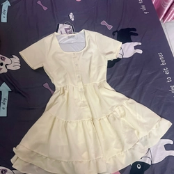 E thanh lý dọn tủ quần áo váy mới từ 80-95% siu xinhh, mn ủnh hộ e nhé❤️❤️ 500400