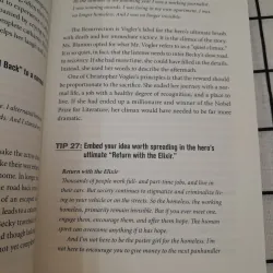 Sách ngoại văn Anh- HOW TO DELIVER A TED TALK- Tg. Jeremey Donovan.  934153